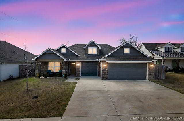 8836 N 73rd Place, Owasso, OK 74055