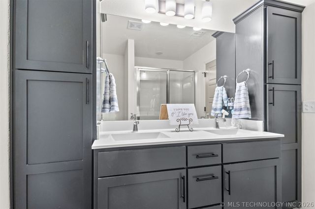 8836 N 73rd Place, Owasso, OK 74055