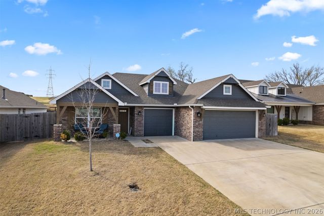 8836 N 73rd Place, Owasso, OK 74055