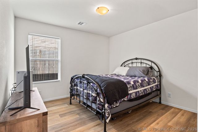 8836 N 73rd Place, Owasso, OK 74055