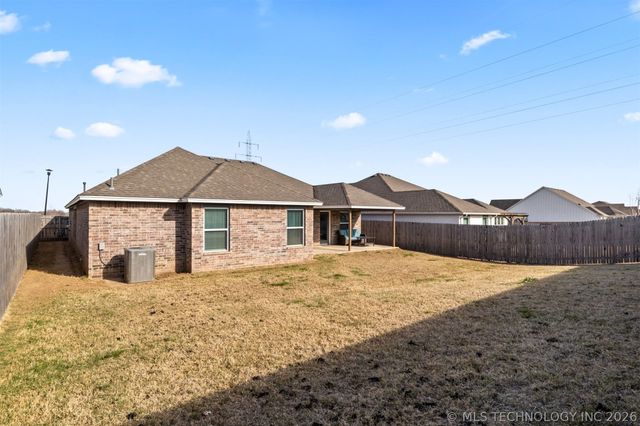 8836 N 73rd Place, Owasso, OK 74055