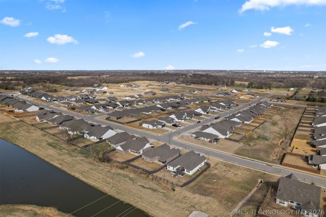 8836 N 73rd Place, Owasso, OK 74055