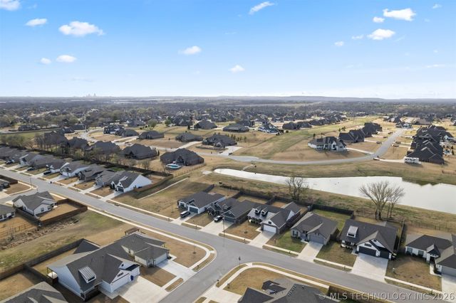 8836 N 73rd Place, Owasso, OK 74055