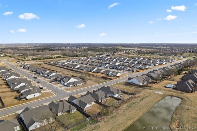 8836 N 73rd Place, Owasso, OK 74055