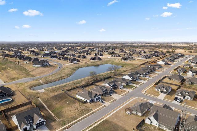 8836 N 73rd Place, Owasso, OK 74055