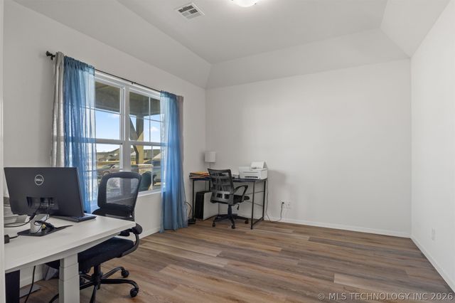 8836 N 73rd Place, Owasso, OK 74055