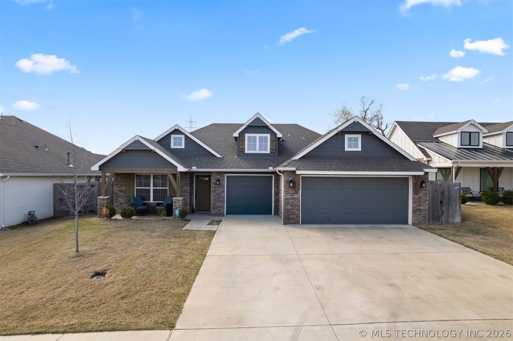 8836 N 73rd Place, Owasso, OK 74055