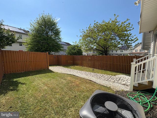4005 BLAKNEY LN SE, Washington, DC 20032