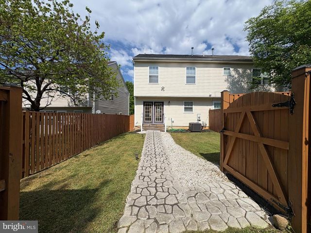 4005 BLAKNEY LN SE, Washington, DC 20032