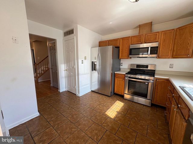 4005 BLAKNEY LN SE, Washington, DC 20032