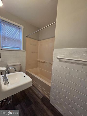 1023 LAWNTON, Glenolden, PA 19036