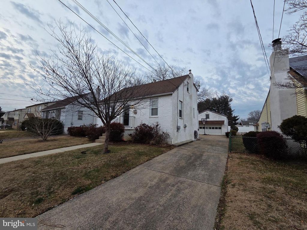 1023 LAWNTON, Glenolden, PA 19036