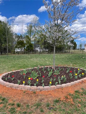 216 Parks Meadows Drive, Lexington, NC 27292