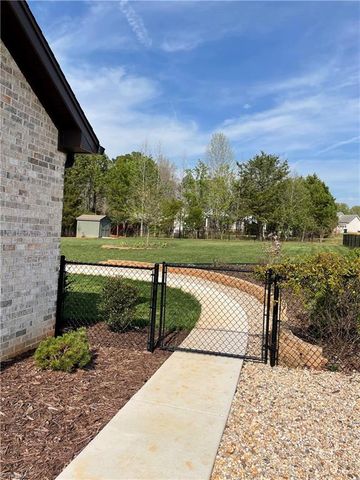 216 Parks Meadows Drive, Lexington, NC 27292