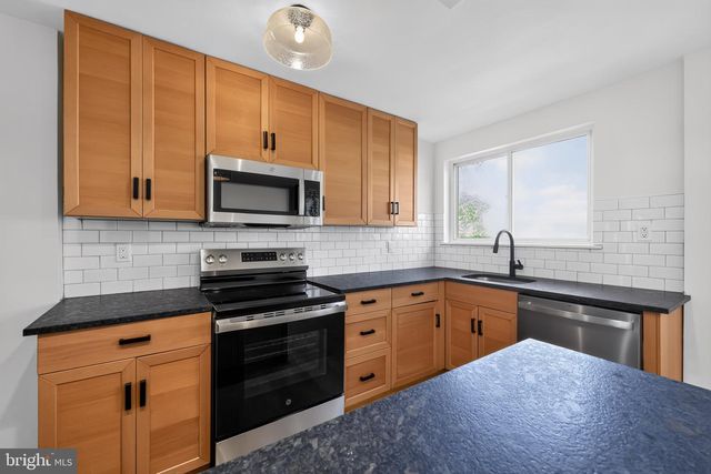 740 TAYLOR DR, Folcroft, PA 19032