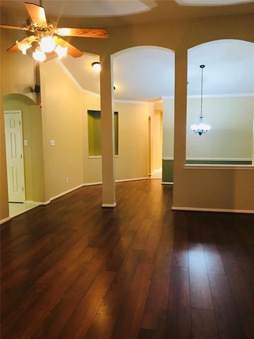 10718 Lonesome Dove Trail, Houston, TX 77095