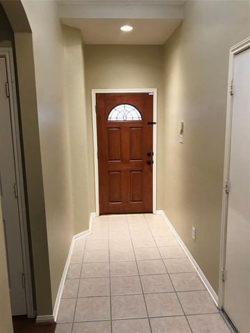 10718 Lonesome Dove Trail, Houston, TX 77095