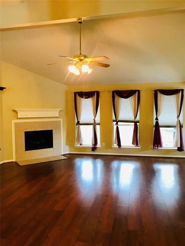 10718 Lonesome Dove Trail, Houston, TX 77095