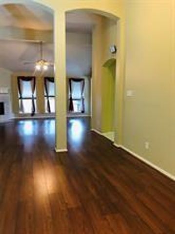 10718 Lonesome Dove Trail, Houston, TX 77095
