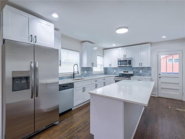 1652 Brewer SW Boulevard, Atlanta, GA 30310