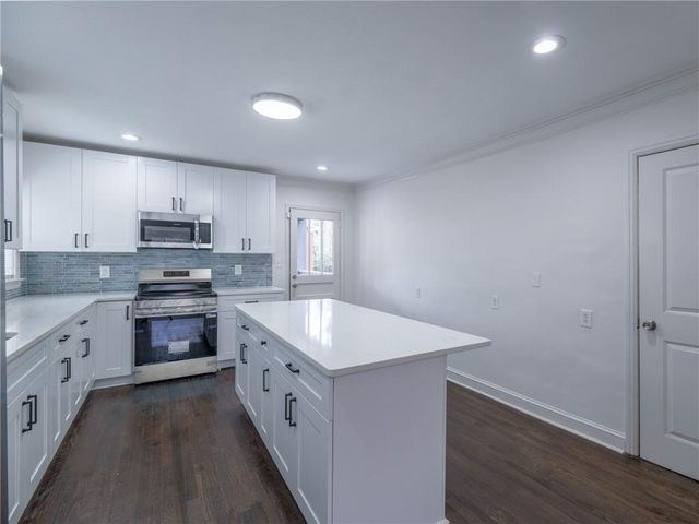 1652 Brewer SW Boulevard, Atlanta, GA 30310