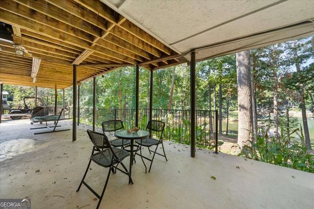 5823 Lakeshore Drive, Buford, GA 30518