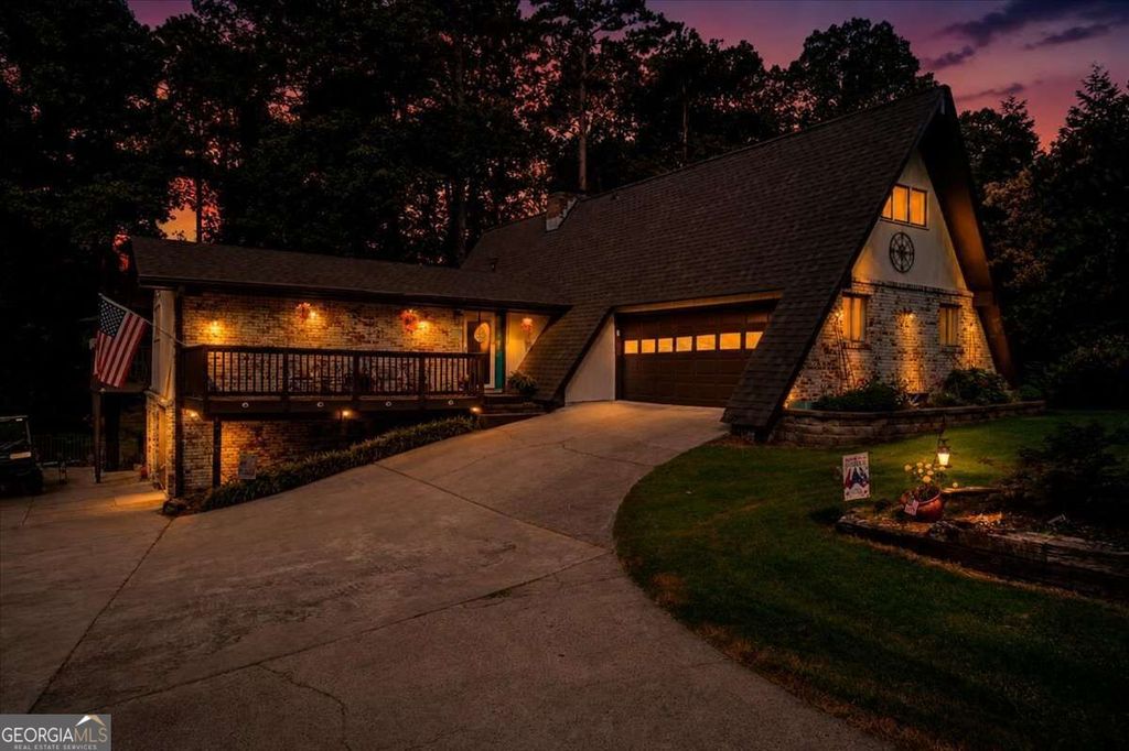 5823 Lakeshore Drive, Buford, GA 30518
