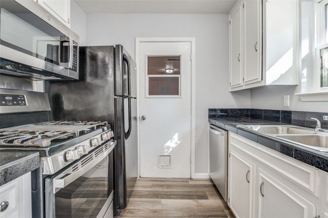 803 Clover Park Drive, Arlington, TX 76013