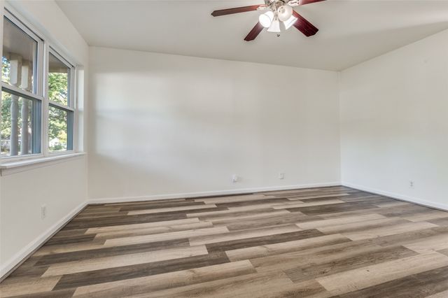 803 Clover Park Drive, Arlington, TX 76013