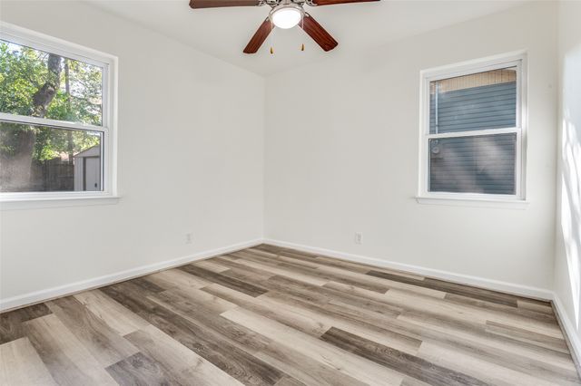 803 Clover Park Drive, Arlington, TX 76013