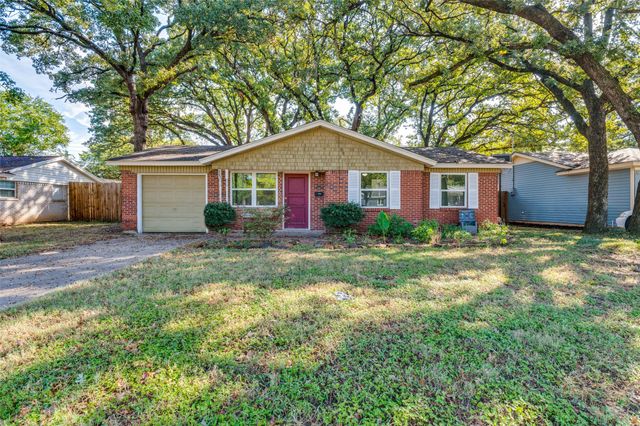 803 Clover Park Drive, Arlington, TX 76013