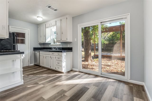 803 Clover Park Drive, Arlington, TX 76013