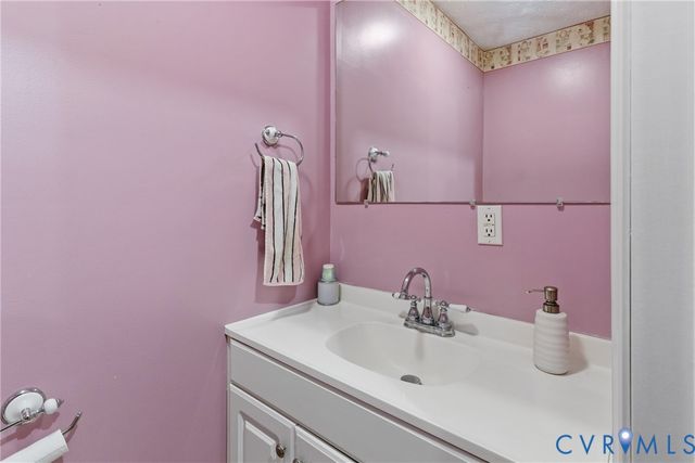 11470 Laurel Rd, New Kent, VA 23124