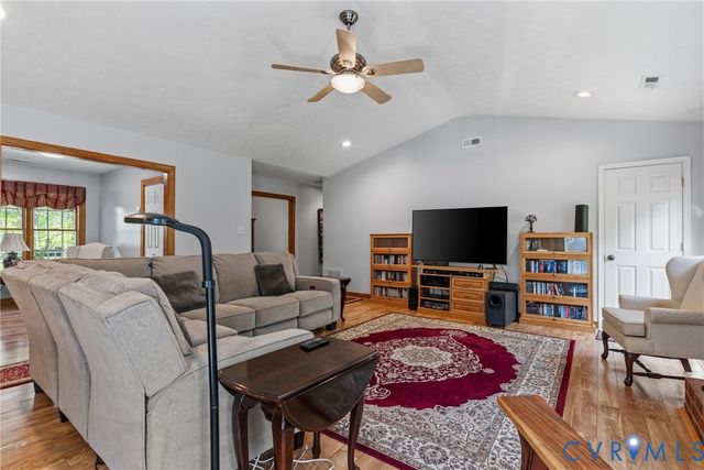 11470 Laurel Rd, New Kent, VA 23124