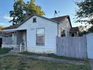 1205 Haynes Avenue, Fort Worth, TX 76105