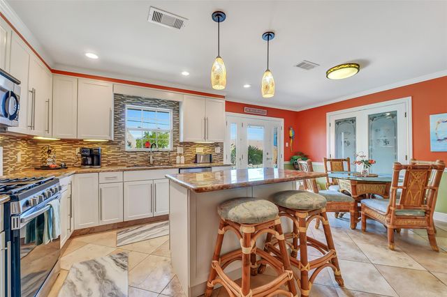 7806 Pruitt Drive, Galveston, TX 77554
