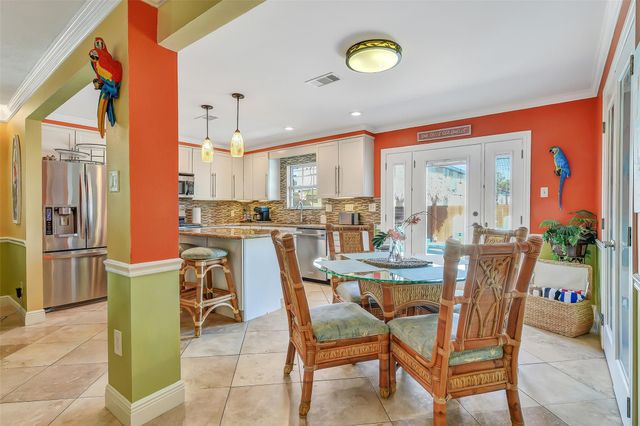7806 Pruitt Drive, Galveston, TX 77554