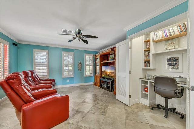 7806 Pruitt Drive, Galveston, TX 77554