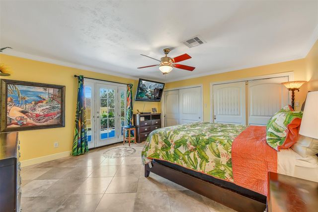 7806 Pruitt Drive, Galveston, TX 77554