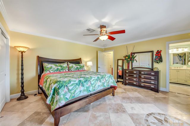 7806 Pruitt Drive, Galveston, TX 77554