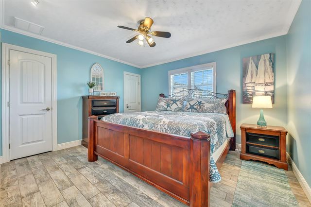 7806 Pruitt Drive, Galveston, TX 77554