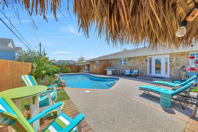 7806 Pruitt Drive, Galveston, TX 77554