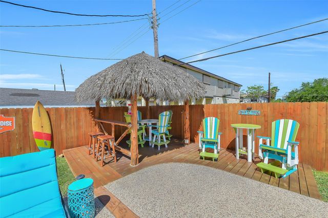 7806 Pruitt Drive, Galveston, TX 77554