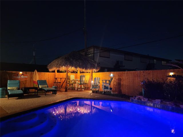 7806 Pruitt Drive, Galveston, TX 77554