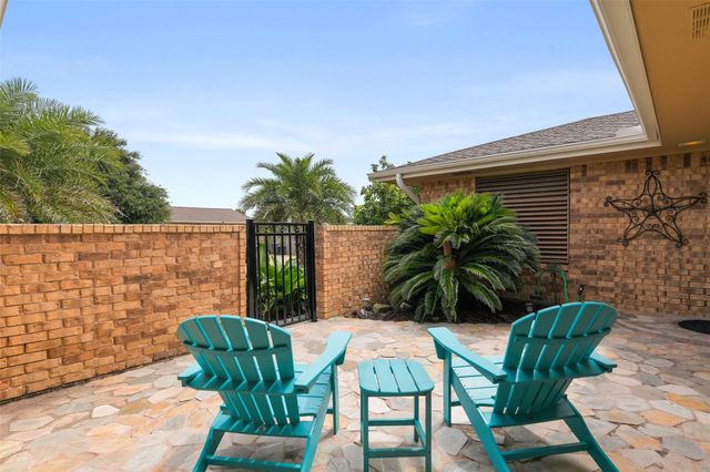 7806 Pruitt Drive, Galveston, TX 77554