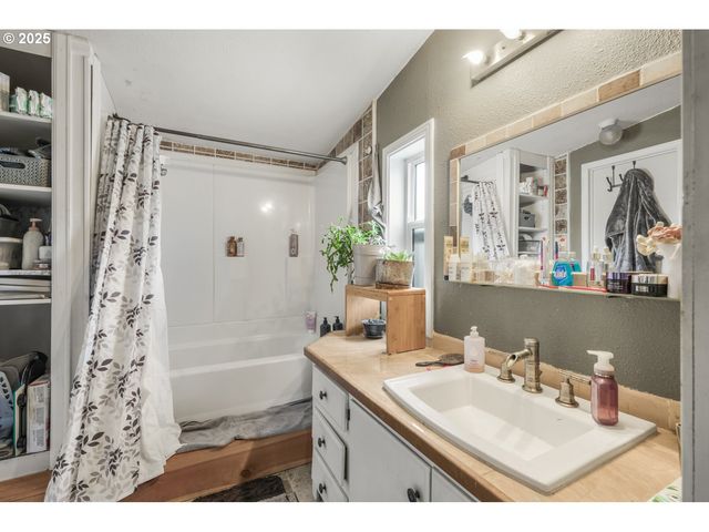 13620 Sw BEEF BEND Rd 16, Portland, OR 97224