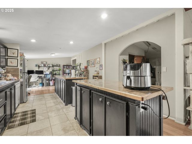 13620 Sw BEEF BEND Rd 16, Portland, OR 97224