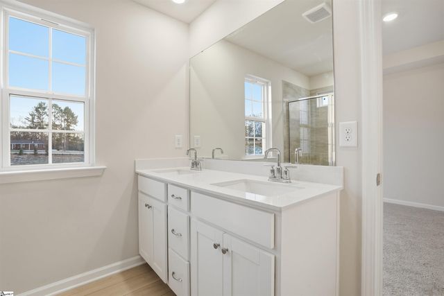 457 Lee's Corner Lane, Woodruff, SC 29388