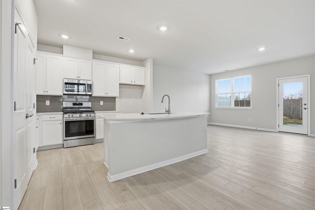 457 Lee's Corner Lane, Woodruff, SC 29388