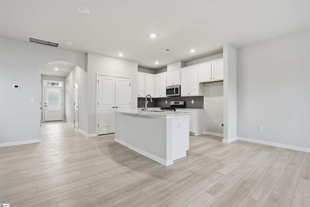 457 Lee's Corner Lane, Woodruff, SC 29388